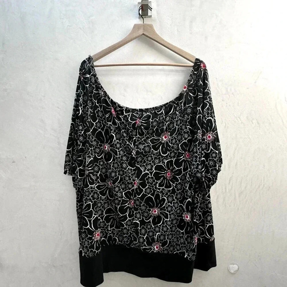 Venezia Tops - Venezia || Women’s Black Sakura Botanica Blouse 26 / 28 (3x)